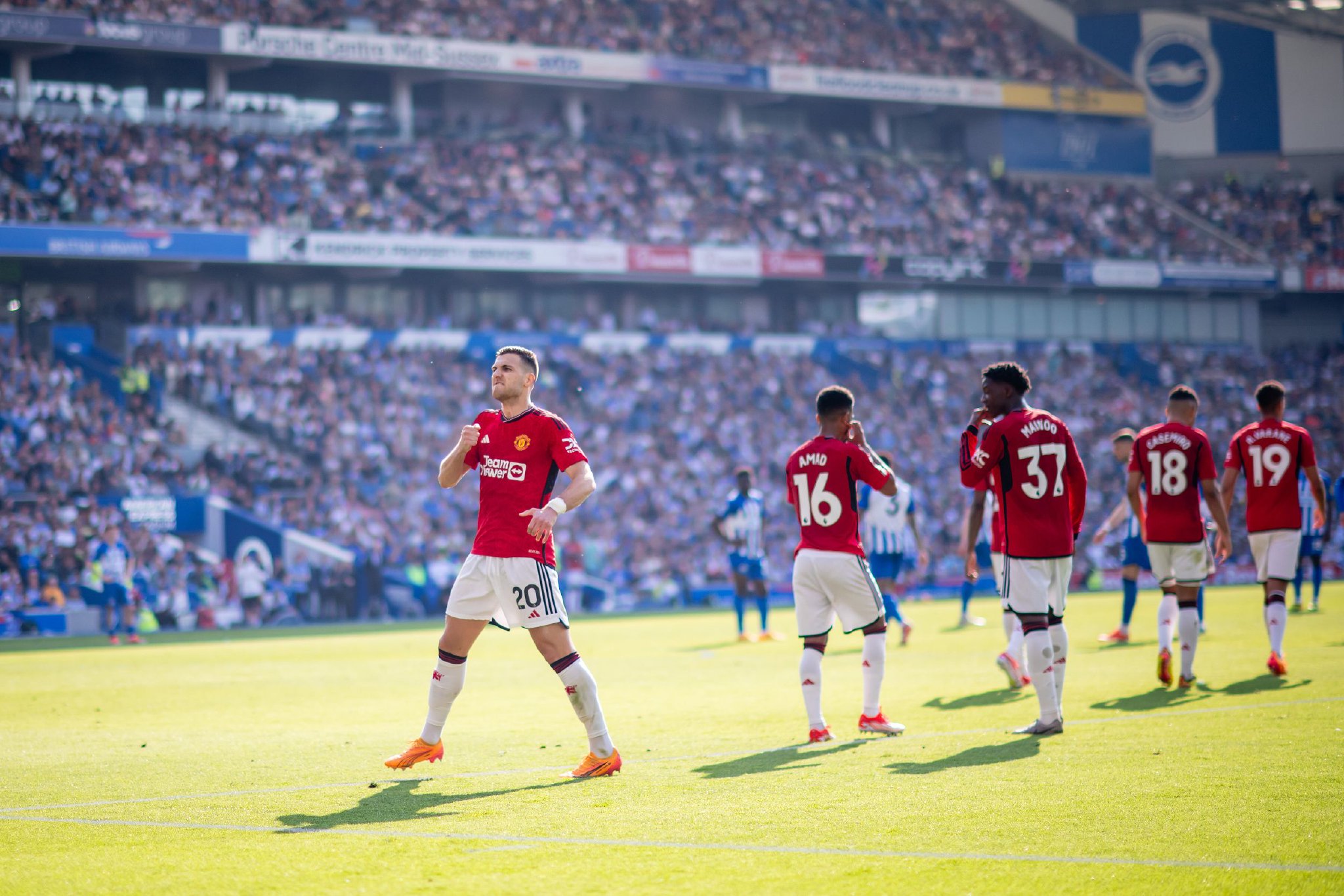 胜利的背后 胜利的背后